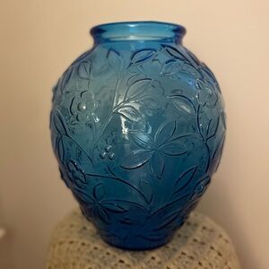 Large Vintage Italian Murano Electric Blue Floral Leaf Embossed Vase No Sticker